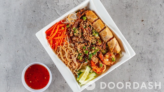VPho_Special_combo_Vermicelli_Bun_Dac_Bie_shrimp_shredded_pork_skin_&_fried_roll_and_choice_of_meat_2022_08_20-37